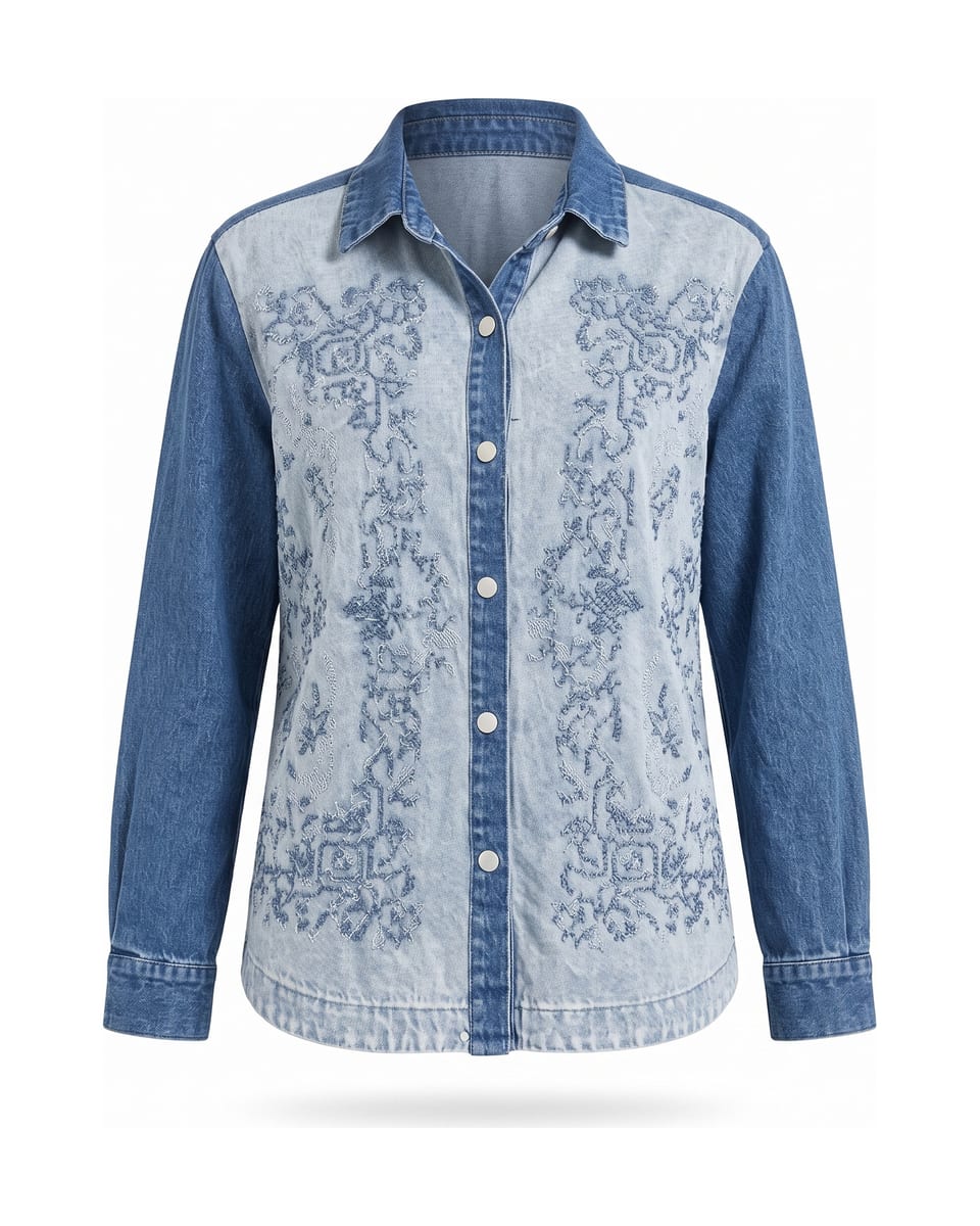 Chemise en jean brodée, bleu, pièce seule sur fond blanc