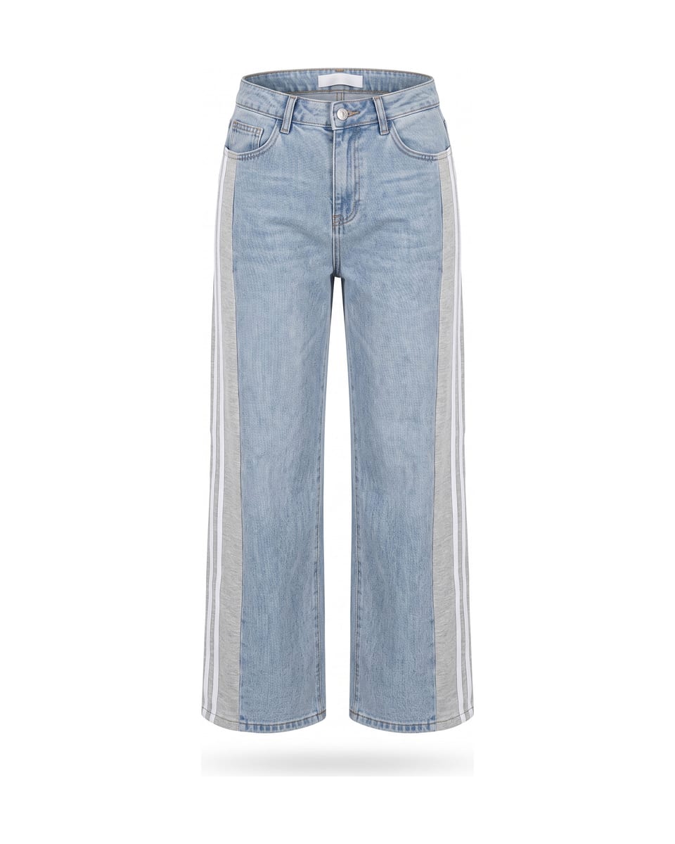 Ensemble denim et molleton, bleu ciel, pantalon seul sur fond blanc
